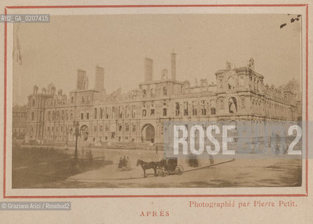 -PARIGI, PIERRE PETIT, HOTEL DE VILLE APRES, MAGGIO 1871. STAMPA ALLALBUMINA INCOLLATA SU CARTONE CONTENUTA NEL LIBRO GUIDE RECUEIL DE PARIS BRULE, CM 9X5,4  ©ARCHIVIO Graziano Arici/Rosebud2  HOTEL DE VILLE DOPO LINCENDIO, ROVINE, COMUNE DI PARIGI FOTOANTICHE.-PARIS, PIERRE PETIT, HOTEL DE VILLE APRES, MAY 1871. ALBUMEN PHOTOGRAPH MOUNTED ON CARDBOARD CONTENT IN THE BOOK GUIDE RECUEIL DE PARIS BRULE, CM 9X5,4 ©Graziano Arici / rosebud2