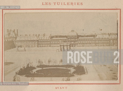 -PARIGI, PIERRE PETIT, LES TUILERIES AVANT, MAGGIO 1871. STAMPA ALLALBUMINA INCOLLATA SU CARTONE CONTENUTA NEL LIBRO GUIDE RECUEIL DE PARIS BRULE, CM 9X5,4  ©ARCHIVIO Graziano Arici/Rosebud2   PALAZZO DE LE TUILERIES PRIMA DELLINCENDIO, COMUNE DI PARIGI FOTOANTICHE.-PARIS, PIERRE PETIT, LES TUILERIES AVANT, MAY 1871. ALBUMEN PHOTOGRAPH MOUNTED ON CARDBOARD CONTENT IN THE BOOK GUIDE RECUEIL DE PARIS BRULE, CM 9X5,4 ©Graziano Arici / rosebud2