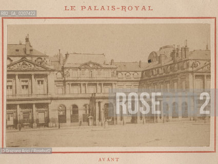 -PARIGI, PIERRE PETIT, LE PALAIS ROYAL AVANT, MAGGIO 1871. STAMPA ALLALBUMINA INCOLLATA SU CARTONE CONTENUTA NEL LIBRO GUIDE RECUEIL DE PARIS BRULE, CM 9X5,4  ©ARCHIVIO Graziano Arici/Rosebud2   PALAZZO REALE PRIMA DELLINCENDIO, COMUNE DI PARIGI FOTOANTICHE.-PARIS, PIERRE PETIT, LE PALAIS ROYAL APRES, MAY 1871. ALBUMEN PHOTOGRAPH MOUNTED ON CARDBOARD CONTENT IN THE BOOK GUIDE RECUEIL DE PARIS BRULE, CM 9X5,4 ©Graziano Arici / rosebud2