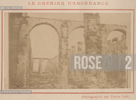 -PARIGI, PIERRE PETIT, GRENIER DABONDANCE, MAGGIO 1871. STAMPA ALLALBUMINA INCOLLATA SU CARTONE CONTENUTA NEL LIBRO GUIDE RECUEIL DE PARIS BRULE, CM 9X5,4  ©ARCHIVIO Graziano Arici/Rosebud2   IL GRANAIO DELLABBONDANZA, ROVINE, COMUNE  DI PARIGI FOTOANTICHE.-PARIS, PIERRE PETIT, GRENIER DABONDANCE, MAY 1871. ALBUMEN PHOTOGRAPH MOUNTED ON CARDBOARD CONTENT IN THE BOOK GUIDE RECUEIL DE PARIS BRULE, CM 9X5,4 ©Graziano Arici / rosebud2