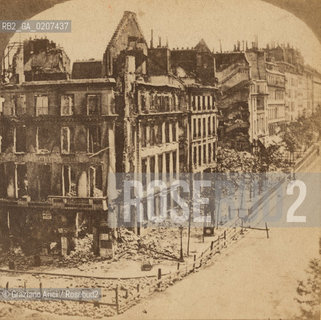 -PARIGI, SENZA INDICAZIONE DAUTORE, RUINES DE PARIS, 1871. STAMPA ALLALBUMINA INCOLLATA SU CARTONE, FOTOGRAFIA STEREOSCOPICA, CM 17,5X6,9  ©ARCHIVIO Graziano Arici/Rosebud2  ROVINE COMUNE DI PARIGI, FOTOANTICHE.-PARIS, NO AUTHORS INDICATION, RUINES DE PARIS, 1871. ALBUMEN PHOTOGRAPH MOUNTED ON CARDBOARD, STEREOSCOPICAL PHOTOGRAPH, CM 17,5X6,9 ©Graziano Arici/Rosebud2 