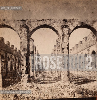 -PARIGI, SENZA INDICAZIONE DAUTORE, GRENIER DABONDANCE, 1871. STAMPA ALLALBUMINA INCOLLATA SU CARTONE, FOTOGRAFIA STEREOSCOPICA, CM 17,5X6,9  ©ARCHIVIO Graziano Arici/Rosebud2  GRANAIO DELLABBONDANZA INCENDIATO, ROVINE, COMUNE DI PARIGI FOTOANTICHE.-PARIS, NO AUTHORS INDICATION, GRENIER DABONDANCE, 1871. ALBUMEN PHOTOGRAPH MOUNTED ON CARDBOARD, STEREOSCOPICAL PHOTOGRAPH, CM 17,5X6,9 ©Graziano Arici/Rosebud2 