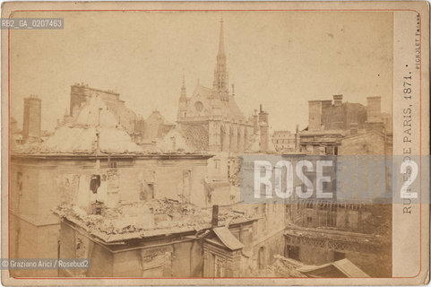 -PARIGI, PIGNOLET FRERES, RUINES DE PARIS - PALAIS DE JUSTICE ET SAINTE CHAPELLE, 1871. STAMPA ALLALBUMINA INCOLLATA SU CARTONE, CARTE DE VISITE, CM 16,3X10,8  ©ARCHIVIO Graziano Arici/Rosebud2  ROVINE, COMUNE  DI PARIGI, PALAZZO DI GIUSTIZIA E S. CHAPELLE, FOTOANTICHE.-PARIS, PIGNOLET FRERES, RUINES DE PARIS,  1871. ALBUMEN PHOTOGRAPH MOUNTED ON CARDBOARD, CARTE DE VISITE CM 16,3X10,8 ©Graziano Arici/Rosebud2 