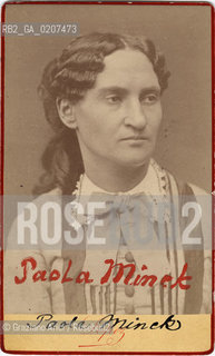 -PARIGI, LOPEZ, RITRATTO DI PAULINA MINCK, MEMBRO DELLA COMUNE DI PARIGI, 1871. STAMPA ALLALBUMINA INCOLLATA SU CARTONE, CARTE DE VISITE, CM 6,3X10,5  ©ARCHIVIO Graziano Arici/Rosebud2  FOTOANTICHE.-PARIS, LOPEZ, PORTRAIT OF PAULINA MINCK, COMMUNE S MEMBER, 1871. ALBUMEN PHOTOGRAPH MOUNTED ON CARDBOARD, CARTE DE VISITE CM 6,3X10,5 ©Graziano Arici/Rosebud2 