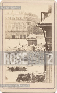 -PARIGI, PHOTOGRAPHIE FRANCK, RUINS APRES LA COMMUNE, 1871. STAMPA ALLALBUMINA INCOLLATA SU CARTONE, CARTE DE VISITE, CM 6,3X10,6  ©ARCHIVIO Graziano Arici/Rosebud2  BARRICATA, ROVINE DOPO LA COMUNE DI PARIGI, FOTOANTICHE.-PARIS, PHOTOGRAPHIE FRANCK, RUINS APRES LA COMMUNE, 1871. ALBUMEN PHOTOGRAPH MOUNTED ON CARDBOARD, CARTE DE VISITE CM 6,3X10,6 ©Graziano Arici / rosebud2