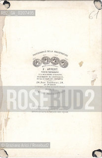 -PARIGI, E. APPERT - RUE TAITBOUI 24, FUCILAZIONE DEGLI OSTAGGI ALLA PRIGIONE DELLA ROQUETTE (RETRO), 1871. STAMPA ALLALBUMINA INCOLLATA SU CARTONE, CARTE DE VISITE, CM 15,3X10,5  ©ARCHIVIO Graziano Arici/Rosebud2  CADAVERE, PRETE, FOTOMONTAGGIO, ESECUZIONE, COMUNE DI PARIGI FOTOANTICHE.-PARIS, E. APPERT, EXECUTION OF THE HOSTAGES AT THE ROQUETTE PRISON,  1871. ALBUMEN PHOTOGRAPH MOUNTED ON CARDBOARD, CARTE DE VISITE CM 15,3X10,5 ©Graziano Arici / rosebud2