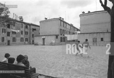 VENEZIA 1985 CAMPO MARTE ALLA GIUDECCA ©Graziano Arici/Rosebud2 BAMBINI CAMPI