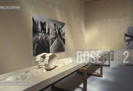 Localizzazione:.VENEZIA / CASTELLO.VENICE / CASTELLO.Oggetto:.Soggetto:.XXXVIII ESPOSIZIONE INTERNAZIONALE DARTE LA BIENNALE DI VENEZIA / VITA NELLA FORESTA FINLANDESE, COMPOSIZIONE DI AMBIENTE (PARTICOLARE), OPERA DI OLAVI LANU AL PADIGLIONE FINLANDIA.XXXVIII INTERNATIONAL ART EXHIBITION LA BIENNALE DI VENEZIA  / VITA NELLA FORESTA FINLANDESE, COMPOSIZIONE DI AMBIENTE  (DETAIL), WORK BY OLAVI LANU IN FINLAND PAVILION.Cronologia:.Definizione Culturale:.   Autore:.   Stile:.   Editori/Stampatori:.   Committenza:.Materia e Tecnica:.Collocazione:.Note:.BIENNALE ARTE.Riproduzione Fotografica:.Graziano Arici/Rosebud2 Copyright:.Graziano Arici / rosebud2 / .Data:.1978.Costo:.A.