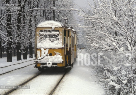 BUDAPEST 1980 - TRAM CON LA NEVE ©Graziano Arici/Rosebud2 INVERNO
