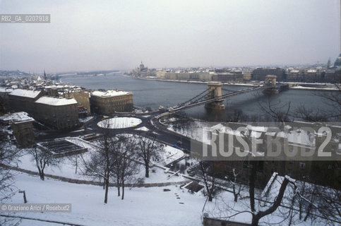 BUDAPEST 1980 - PANORAMA  CON LA NEVE ©Graziano Arici/Rosebud2 INVERNO