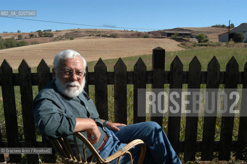 LO PSICANALISTA ALBERTO SEMI NELLA SUA CASA IN FRANCIA @ Graziano Arici/Rosebud2 PSICANALISI