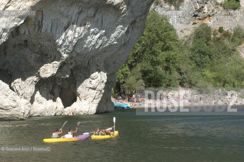 FRANCIA (LANGUEDOC-ROUSSILON) GORGES DE LARDECHE : PONT DARC © 2006 Graziano Arici/Rosebud2 / GEO GOLE ACQUA PONTE