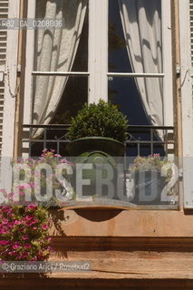 (FRANCIA-FRANCE) AIX-DE-PROVENCE: A WINDOW @ Graziano Arici/Rosebud2 GEO FINESTRA