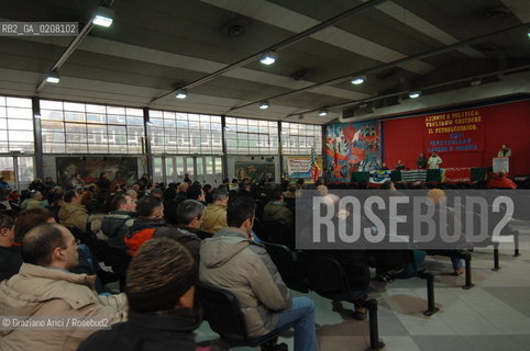 VENEZIA 23/2/2008 - SCIOPERO DEI CHIMICI A PORTOMARGHERA ©Graziano Arici/Rosebud2 MANIFESTAZIONE BANDIERA CAPANNONE PETROLCHIMICO