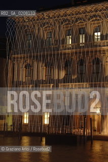 VENICE 22 APRILE 2006 -  MOSTRA A PALAZZO GRASSI  WHERE ARE WE GOING? - INSTALLATION BY OLAFUR ELIASSON ON THE FRONT OF PALAZZO GRASSI -  ©Graziano Arici/Rosebud2 ARTE
