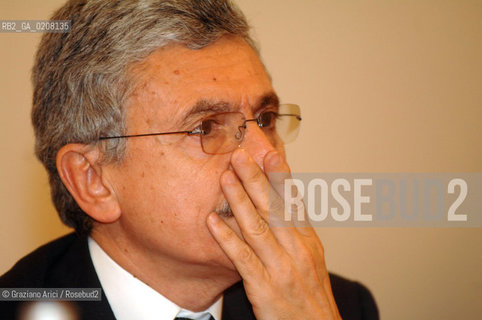 VENICE 9/3/2008 - THE MINISTER OF FOREIGN AFFAIRS MASSIMO DALEMA MEMBER OF DEMOCRATIC PARTY (PARTITO DEMOCRATICO - PD) DELIVERS HIS SPEECH DURING AN ELECTORAL MEETING AT ARCHITECTURE UNIVERSITY  ©Graziano Arici/Rosebud2 POLITICA