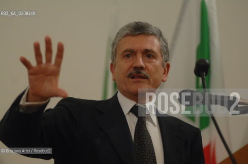 VENICE 9/3/2008 - THE MINISTER OF FOREIGN AFFAIRS MASSIMO DALEMA MEMBER OF DEMOCRATIC PARTY (PARTITO DEMOCRATICO - PD) DELIVERS HIS SPEECH DURING AN ELECTORAL MEETING AT ARCHITECTURE UNIVERSITY  ©Graziano Arici/Rosebud2 POLITICA