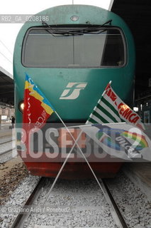 VENICE 6/3/2008 - PORTOMARGHERA INDUSTRIAL COMPOUND - STRIKE OF THE WORKERS OF THE ENI CHEMICAL INDUSTRY PETROLCHIMICO TO SAVE THEIR JOB. THEY GO TO OCCUPY THE RAILWAY AND THE MESTRE STATION TO VENICE ©Graziano Arici/Rosebud2 MANIFESTAZIONE CORTEO OPERAI SCIOPERO STAZIONE TRENO