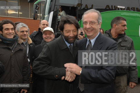 VENICE-MESTRE - 8/3/2008 - THE LEADER OF DEMOCRATIC PARTY (PARTITO DEMOCRATICO - PD) WALTER VELTRONI WITH THE MAYOR MASSIMO CACCIARI DELIVERS HIS SPEECH DURING AN ELECTORAL MEETING WITH THE WORKERS OF VENICE COMMERCIAL HARBOUR ©Graziano Arici/Rosebud2 POLITICA