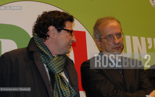 VICENZA 11/3/2008 - THE LEADER OF DEMOCRATIC PARTY (PARTITO DEMOCRATICO - PD) WALTER VELTRONI WITH THE INDUSTRIAL MANAGER MASSIMA CALEARO DELIVERS HIS SPEECH DURING AN ELECTORAL MEETING IN VICENZA  © MARTA BUSO/ARICI POLITICA