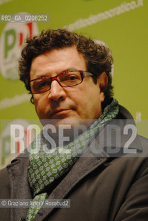 VICENZA 11/3/2008 - THE LEADER OF DEMOCRATIC PARTY (PARTITO DEMOCRATICO - PD) WALTER VELTRONI DELIVERS HIS SPEECH DURING AN ELECTORAL MEETING IN VICENZA  © MARTA BUSO/ARICI POLITICA
