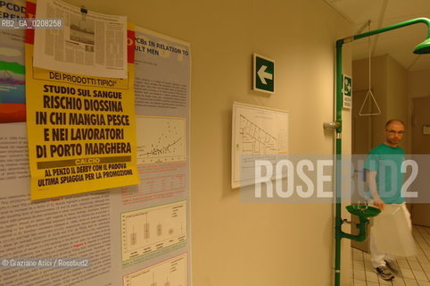 VENICE 31/3/2008 - VENICE GATEWAY FOR SCIENCE AND TECHNOLOGY - INCA LABORATORIES (INTER UNIVERSITY CONSORTIUM OF CHEMISTRY FOR THE ENVIRONMENT)  ANALIZED THE INDUSTRIAL POLLUTION IN VENICE LAGOON AND HIS ICHTHYIC FAUNA AND DISCOVERED THE CONNECTION WITH DIOXIN BLOOD CONTAMINATION IN THE PEOPLE WHO EATED VENICE LAGOON FISH  ©Graziano Arici/Rosebud2 INQUINAMENTO PORTO MARGHERA DIOSSINA