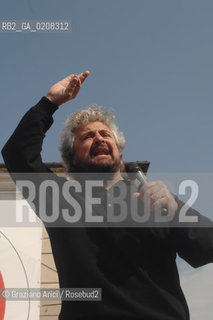 TREVISO - 6/4/2008 - THE COMEDIAN BEPPE GRILLO DELIVERS HIS SPEECH DURING AN ELECTORAL MEETING IN TREVISO FOR THE TOWN HALL ELECTIONS  ©Graziano Arici/Rosebud2 POLITICA