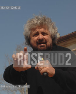 TREVISO - 6/4/2008 - THE COMEDIAN BEPPE GRILLO DELIVERS HIS SPEECH DURING AN ELECTORAL MEETING IN TREVISO FOR THE TOWN HALL ELECTIONS  ©Graziano Arici/Rosebud2 POLITICA