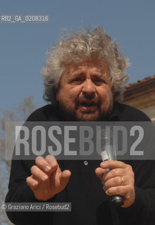 TREVISO - 6/4/2008 - THE COMEDIAN BEPPE GRILLO DELIVERS HIS SPEECH DURING AN ELECTORAL MEETING IN TREVISO FOR THE TOWN HALL ELECTIONS  ©Graziano Arici/Rosebud2 POLITICA