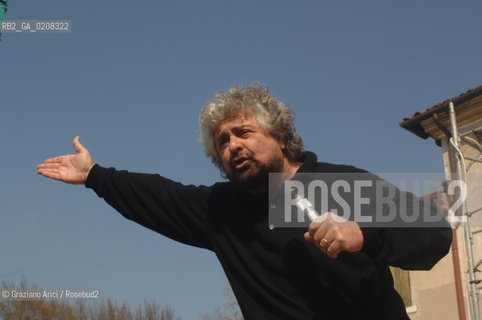 TREVISO - 6/4/2008 - THE COMEDIAN BEPPE GRILLO DELIVERS HIS SPEECH DURING AN ELECTORAL MEETING IN TREVISO FOR THE TOWN HALL ELECTIONS  ©Graziano Arici/Rosebud2 POLITICA