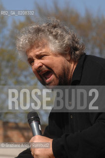 TREVISO - 6/4/2008 - THE COMEDIAN BEPPE GRILLO DELIVERS HIS SPEECH DURING AN ELECTORAL MEETING IN TREVISO FOR THE TOWN HALL ELECTIONS  ©Graziano Arici/Rosebud2 POLITICA