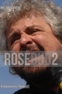 TREVISO - 6/4/2008 - THE COMEDIAN BEPPE GRILLO DELIVERS HIS SPEECH DURING AN ELECTORAL MEETING IN TREVISO FOR THE TOWN HALL ELECTIONS  ©Graziano Arici/Rosebud2 POLITICA