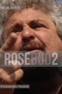 TREVISO - 6/4/2008 - THE COMEDIAN BEPPE GRILLO DELIVERS HIS SPEECH DURING AN ELECTORAL MEETING IN TREVISO FOR THE TOWN HALL ELECTIONS  ©Graziano Arici/Rosebud2 POLITICA