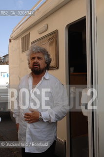 TREVISO - 6/4/2008 - THE COMEDIAN BEPPE GRILLO DELIVERS HIS SPEECH DURING AN ELECTORAL MEETING IN TREVISO FOR THE TOWN HALL ELECTIONS  ©Graziano Arici/Rosebud2 POLITICA