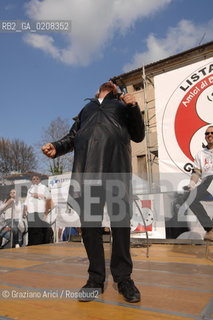 TREVISO - 6/4/2008 - THE COMEDIAN BEPPE GRILLO DELIVERS HIS SPEECH DURING AN ELECTORAL MEETING IN TREVISO FOR THE TOWN HALL ELECTIONS  ©Graziano Arici/Rosebud2 POLITICA