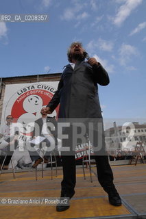 TREVISO - 6/4/2008 - THE COMEDIAN BEPPE GRILLO DELIVERS HIS SPEECH DURING AN ELECTORAL MEETING IN TREVISO FOR THE TOWN HALL ELECTIONS  ©Graziano Arici/Rosebud2 POLITICA
