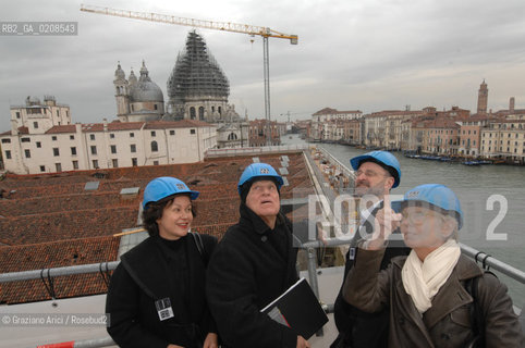 VENICE 15/4/2008 - THE ARTIST RICHARD SERRA WITH HIS WIFE, VISITING CONSTRUCTION SITE OF PUNTA DELLA DOGANA, THE NEW MUSEUM OF MODERN ART OF FRANCOIS PINAULT, WITH THE PALAZZO GRASSI DIRECTOR MONIQUE VEUTE ©Graziano Arici/Rosebud2