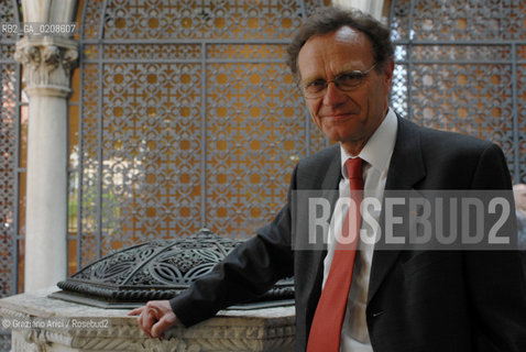 VENEZIA, 8.5.2008. THE HISTORIAN JEAN-CLAUDE SCHMITT, PRESIDENT OF SCIENTIFIC COUNCIL OF THE INSTITUT NATIONAL DU PATRIMOINE © MARTABUSO/ARICI/GRAZIANERI PORTRAIT LETTERATURA