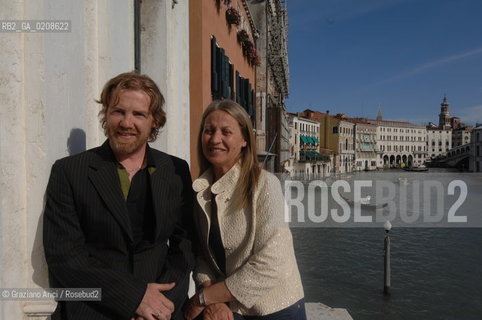 VENICE 11/5/08 - OPENING OF THE CLAUDIO BUZIOL FOUNDATION IN PALAZZO MANGILLI-VALMARANA: THE ARTISTIC CURATOR RENZO DI RENZO AND THE PRESIDENT PAOLA DAMETTO BUZIOL  ©Graziano Arici/Rosebud2 REPLAY MODA ARTE