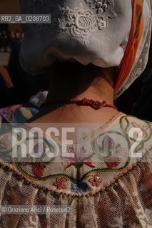 ARLES (FRANCE, PROVENCE) 1 MAY 2008 - 1 MAY HOLIDAY - FETE DES GARDIANS - HOLIDAY OF THE CAMARGUE CATTLE FARMER IN FRONT OF THE CHURCH OF NOTRE DAME LA MAJOR ©Graziano Arici/Rosebud2 CAVALLO FESTA DEI GARDIANS COSTUME MAGGIO GIOIELLO PROVENZA CAPPELLO BAMBINO GEO