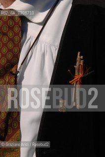 ARLES (FRANCE, PROVENCE) 1 MAY 2008 - 1 MAY HOLIDAY - FETE DES GARDIANS - HOLIDAY OF THE CAMARGUE CATTLE FARMER IN FRONT OF THE CHURCH OF NOTRE DAME LA MAJOR ©Graziano Arici/Rosebud2 CAVALLO FESTA DEI GARDIANS COSTUME MAGGIO GIOIELLO PROVENZA CAPPELLO BAMBINO GEO