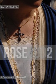 ARLES (FRANCE, PROVENCE) 1 MAY 2008 - 1 MAY HOLIDAY - FETE DES GARDIANS - HOLIDAY OF THE CAMARGUE CATTLE FARMER IN FRONT OF THE CHURCH OF NOTRE DAME LA MAJOR ©Graziano Arici/Rosebud2 CAVALLO FESTA DEI GARDIANS COSTUME MAGGIO GIOIELLO PROVENZA CAPPELLO BAMBINO GEO