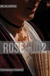 ARLES (FRANCE, PROVENCE) 1 MAY 2008 - 1 MAY HOLIDAY - FETE DES GARDIANS - HOLIDAY OF THE CAMARGUE CATTLE FARMER IN FRONT OF THE CHURCH OF NOTRE DAME LA MAJOR ©Graziano Arici/Rosebud2 CAVALLO FESTA DEI GARDIANS COSTUME MAGGIO GIOIELLO PROVENZA CAPPELLO BAMBINO GEO