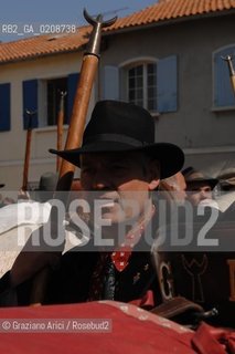 ARLES (FRANCE, PROVENCE) 1 MAY 2008 - 1 MAY HOLIDAY - FETE DES GARDIANS - HOLIDAY OF THE CAMARGUE CATTLE FARMER IN FRONT OF THE CHURCH OF NOTRE DAME LA MAJOR ©Graziano Arici/Rosebud2 CAVALLO FESTA DEI GARDIANS COSTUME MAGGIO GIOIELLO PROVENZA CAPPELLO BAMBINO GEO