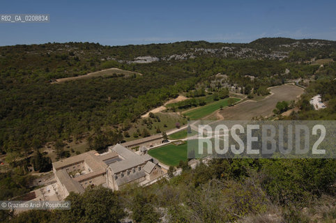 SENANQUE (FRANCE PROVENCE) MAY 2008 - SENANQUE ABBEY ©Graziano Arici/Rosebud2 ABBAZIA DI SENANQUE GEO