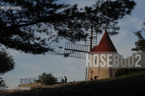 ST. REMY-DE-PROVENCE (FRANCE PROVENCE) MAY 2008 - THE ALPHONSE DAUDET MILL ©Graziano Arici/Rosebud2 MULINO LETTERATURA PROVENZA  GEO