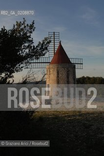 ST. REMY-DE-PROVENCE (FRANCE PROVENCE) MAY 2008 - THE ALPHONSE DAUDET MILL ©Graziano Arici/Rosebud2 MULINO LETTERATURA PROVENZA  GEO
