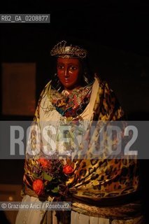 SAINTES MARIES-DE LA-MER (FRANCE PROVENCE) MAY 2008 - NOTRE-DAME- DE-LA-MER CHURC: ST.SARAH STATUE ©Graziano Arici/Rosebud2 CHIESA RELIGIONE CANDELA CAMARGUE PROVENZA GEO