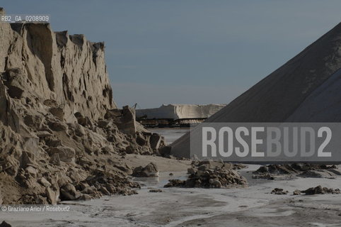 CAMARGUE (FRANCE PROVENCE) MAY 2008 - SALINE DU GIRAUD SALT MINE ©Graziano Arici/Rosebud2 SALE SALINE GEO