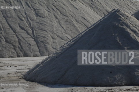 CAMARGUE (FRANCE PROVENCE) MAY 2008 - SALINE DU GIRAUD SALT MINE ©Graziano Arici/Rosebud2 SALE SALINE GEO
